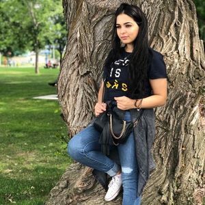 Meet your Posher, Isra